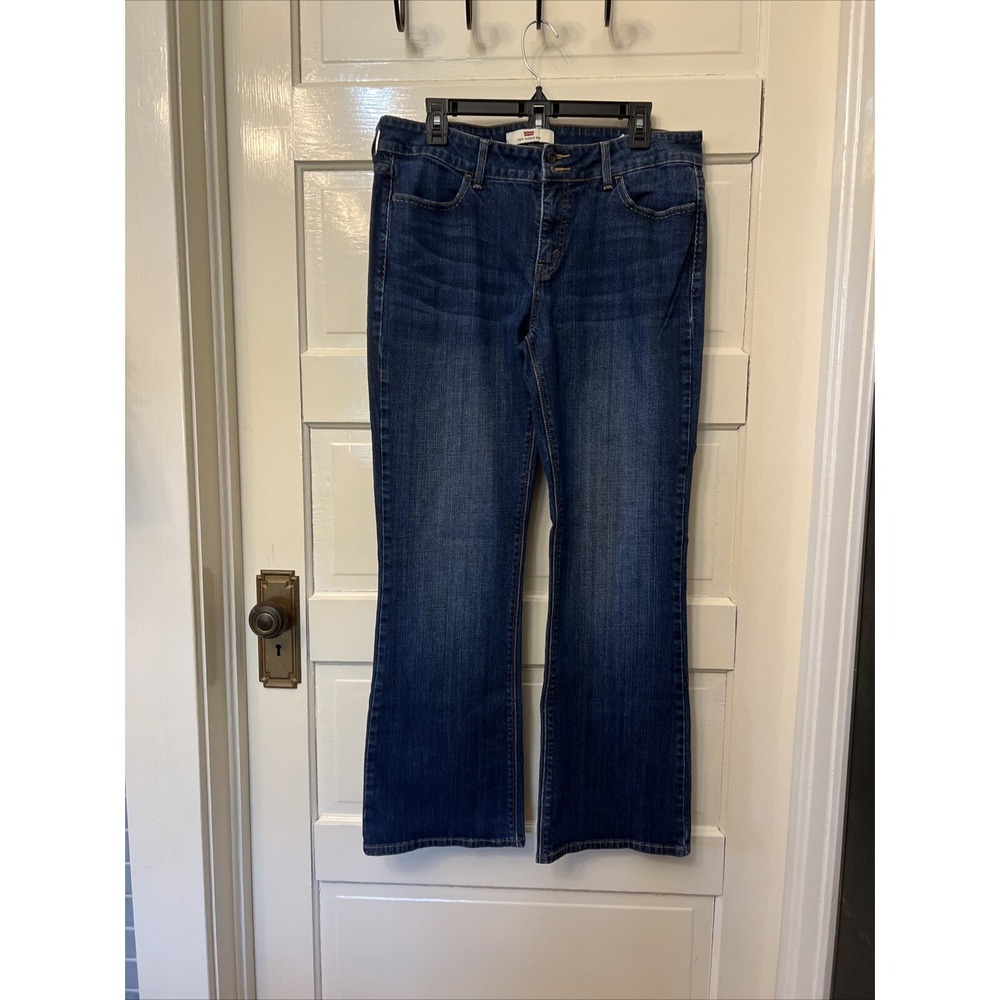 Levis 526 Slender Bootcut Jeans Womens 14 Medium Wash Blue Denim Flap Pocket
